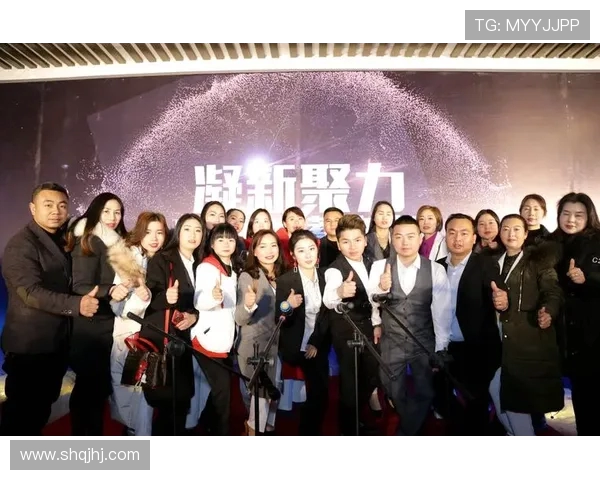 武汉网球队拼搏之路:邀请赛特别报道展现团队精神与奋斗历程